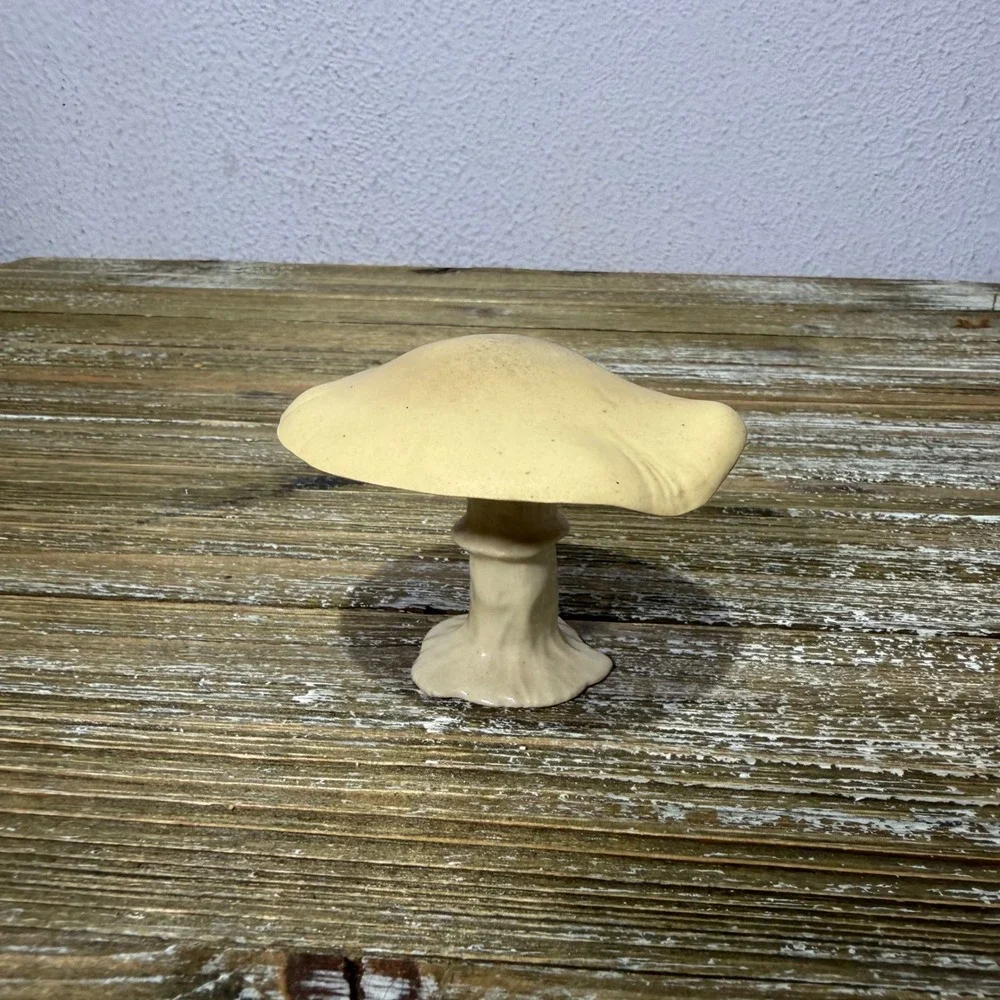 N/A vintage ceramic